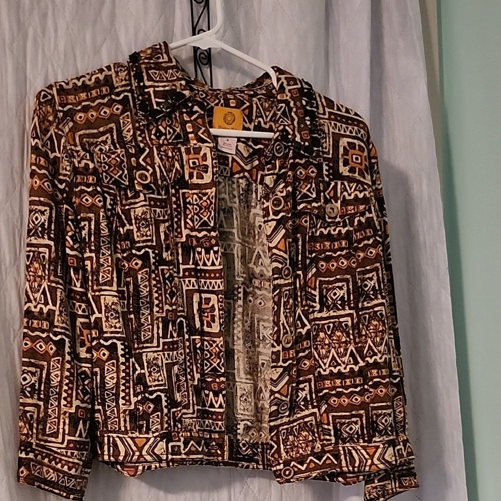Wonebs Ruby Red Tribal Pattern Short Button Up Coverup Jacket.    (25)